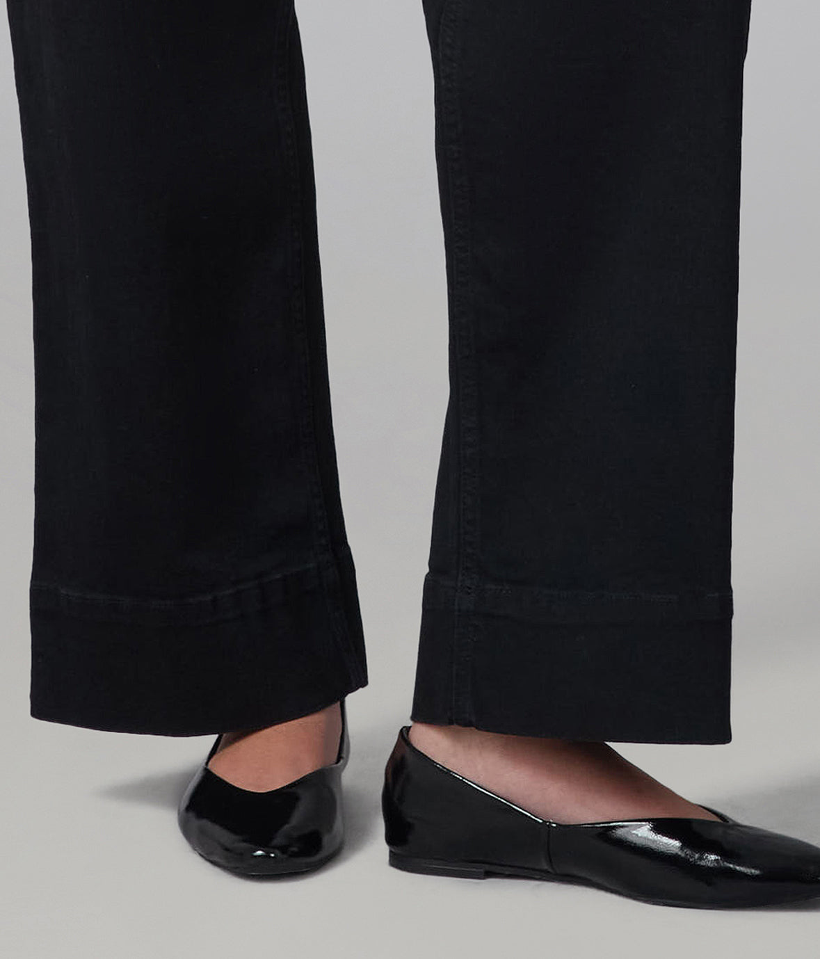 COLETTE-BLK High Rise Wide Leg Jeans 31" Inseam