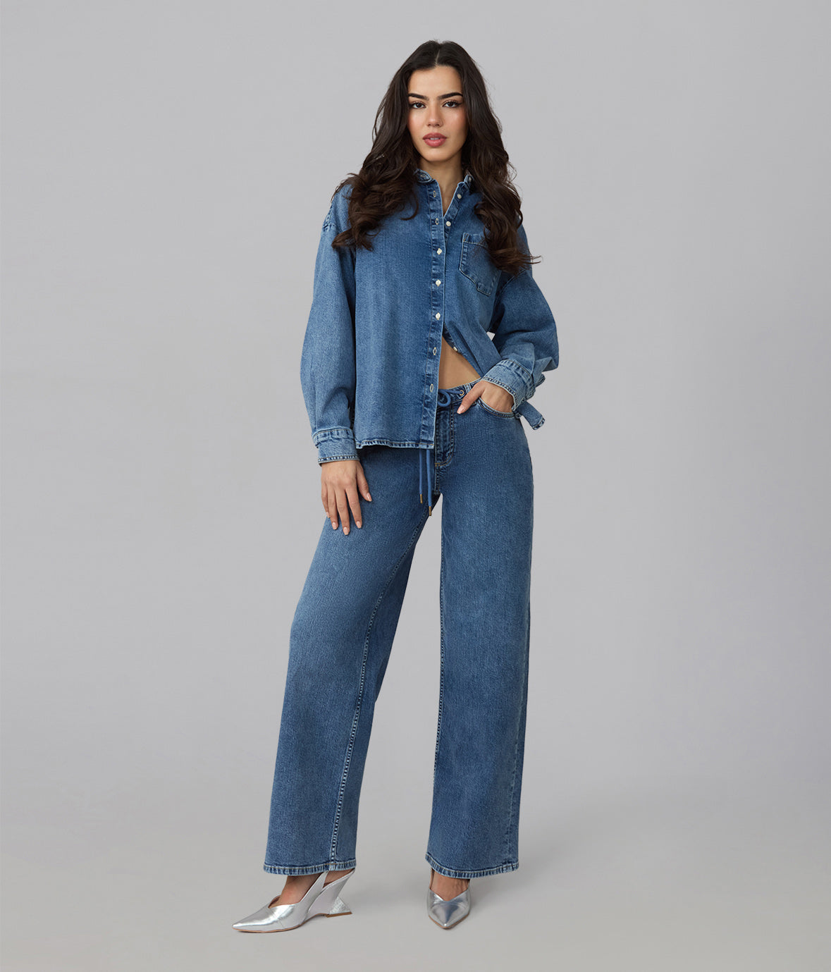 REMY-HI Mid Rise Wide Leg Trouser